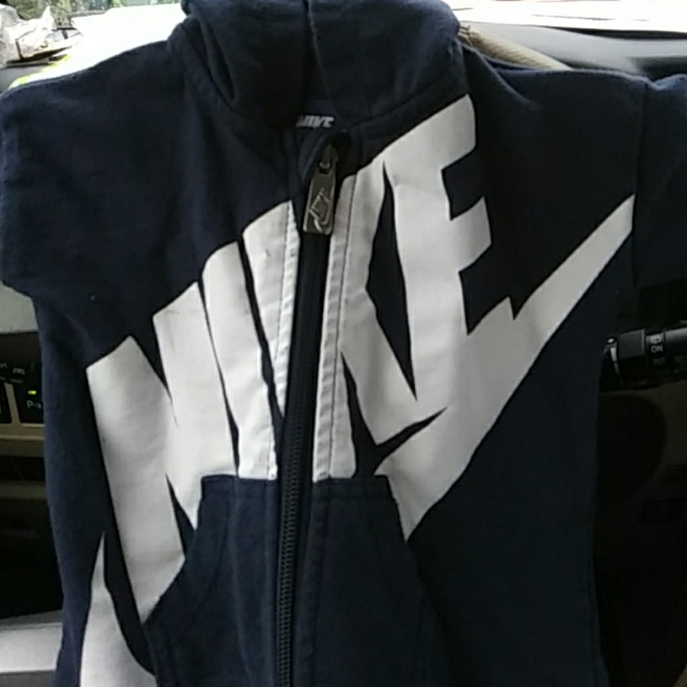 Nike jumpsuit only been worn 2 times like brand ne